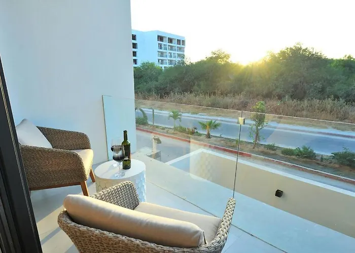 Great Location 2bd 2bth Walking Distance To Medano Apartment Cabo San Lucas
